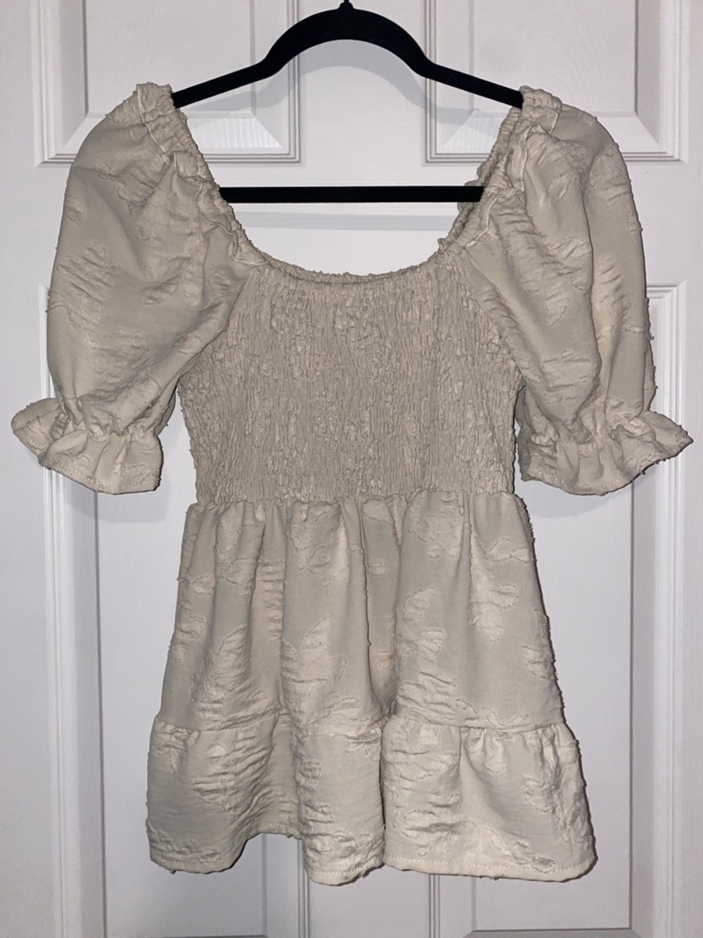 Cream Puff-Sleeve Smocked Babydoll Top‎
